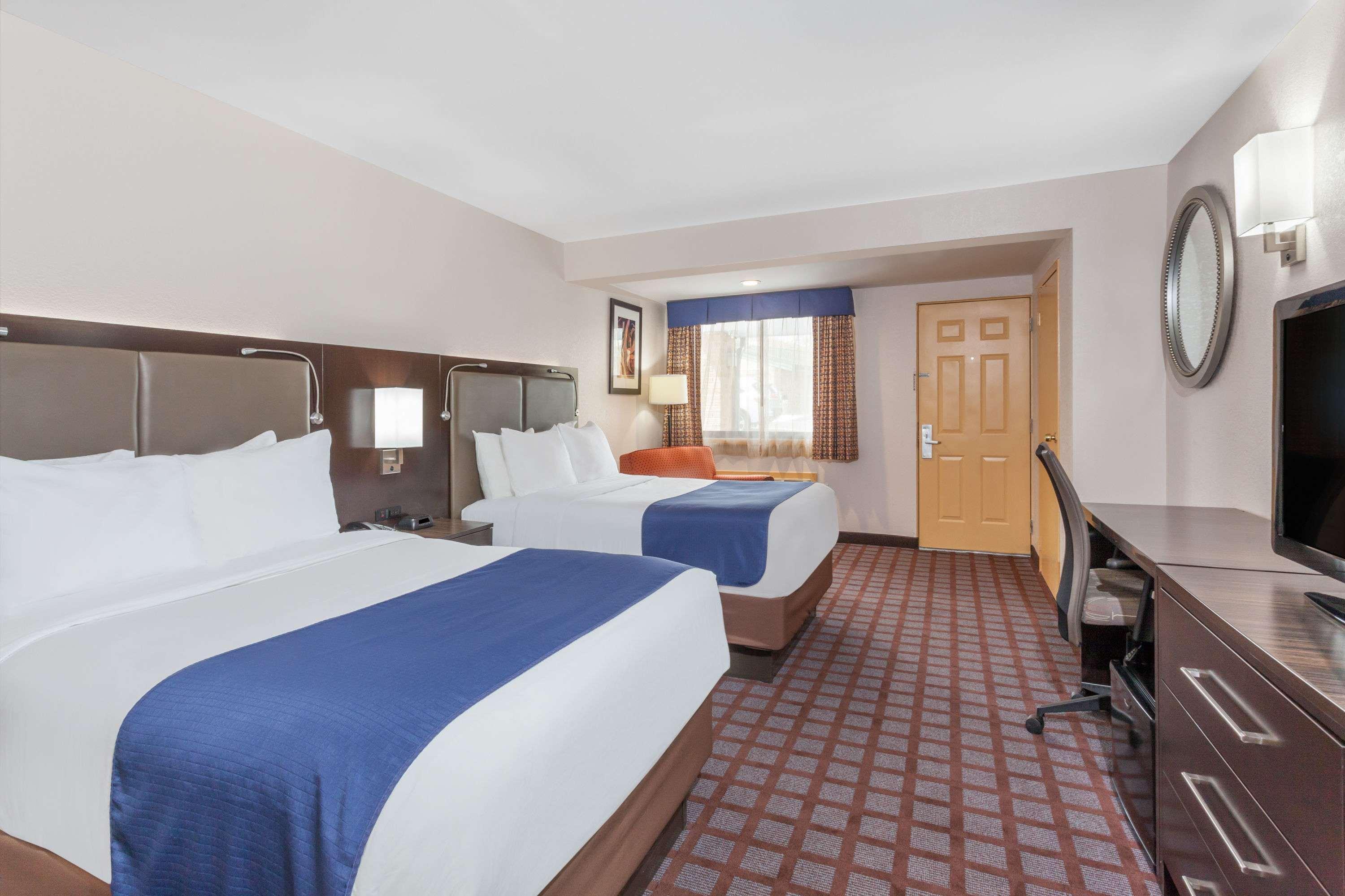 Days Inn By Wyndham Woodbury Long Island Ngoại thất bức ảnh